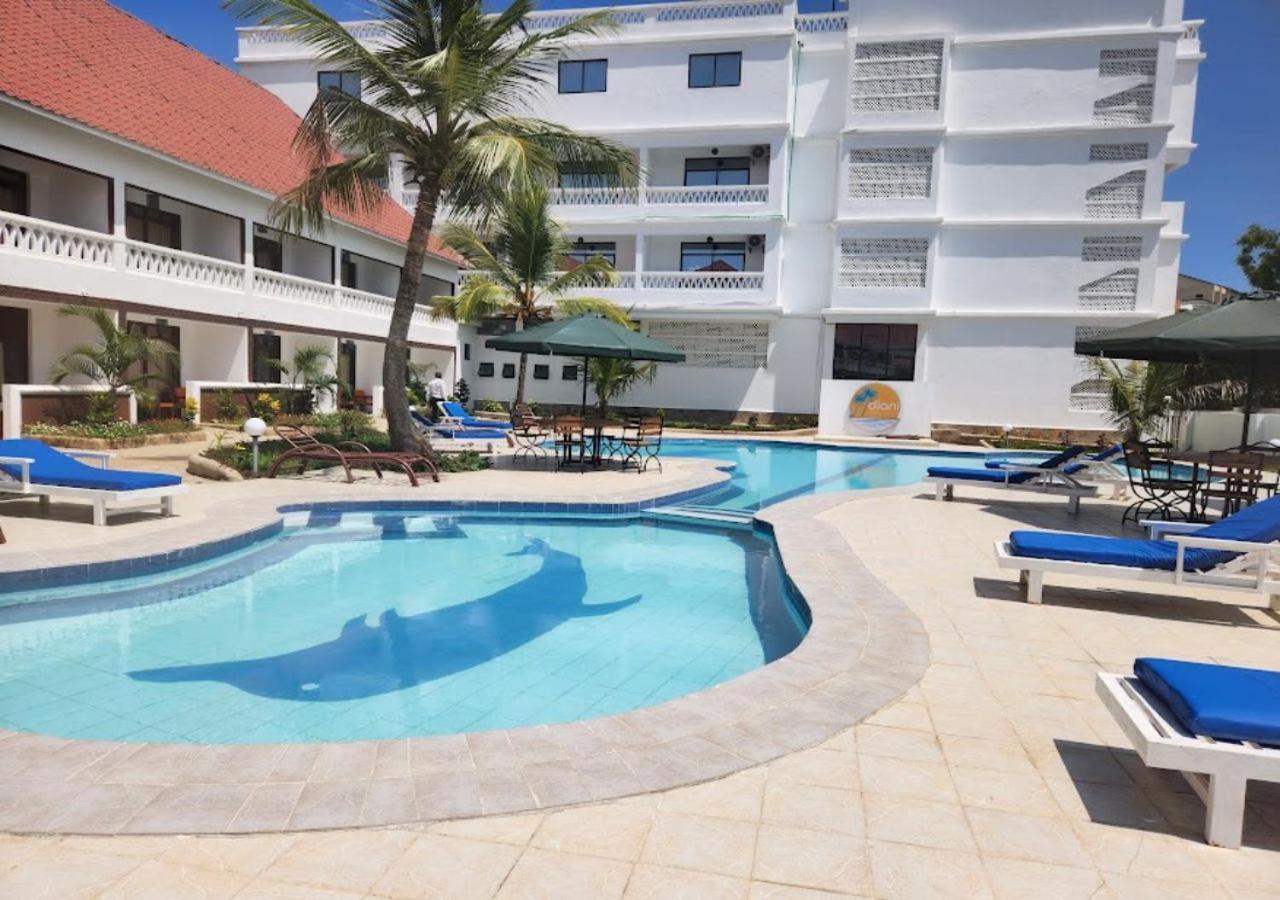 Diani Palm Resort Diani Beach Bagian luar foto